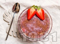 Протеинов вегетариански чиа пудинг с ягоди, кокосово мляко и кленов сироп - снимка на рецептата